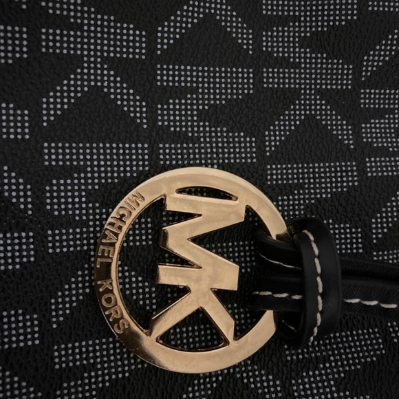 Micheal Kors Tote Bag - Picture 4 of 5